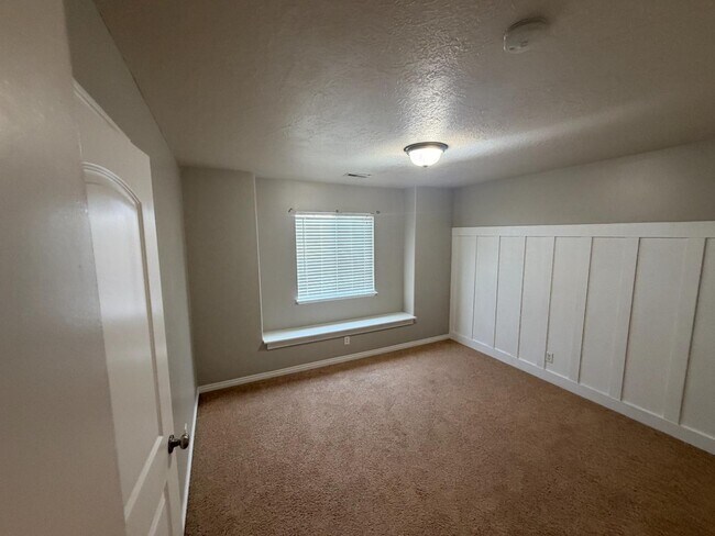 Building Photo - 4077 S Clipper St