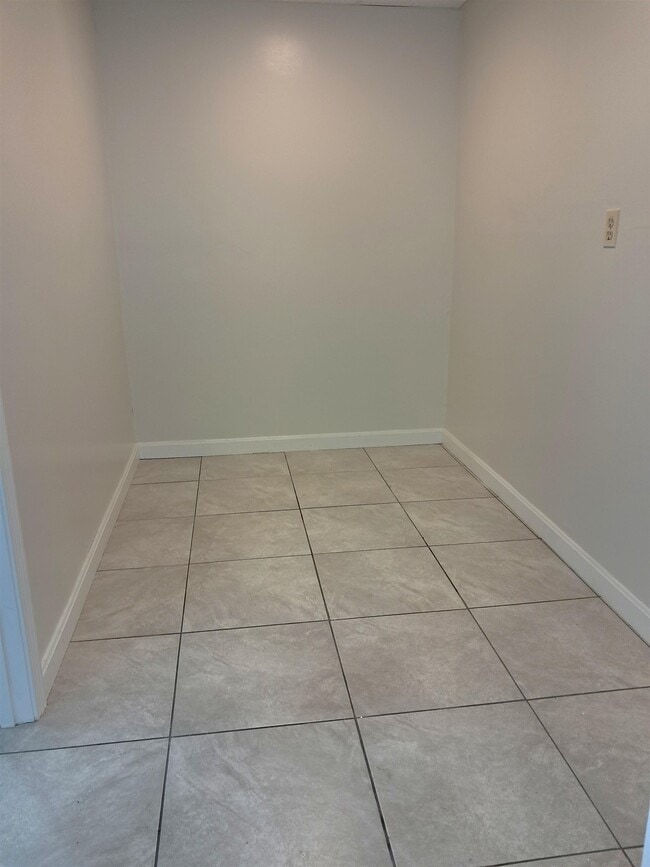 Building Photo - 4 Esquire Cir
