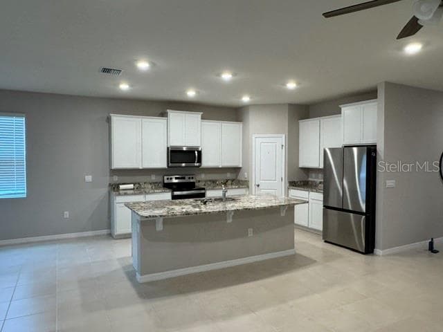 Building Photo - 8899 SW 50th Ave