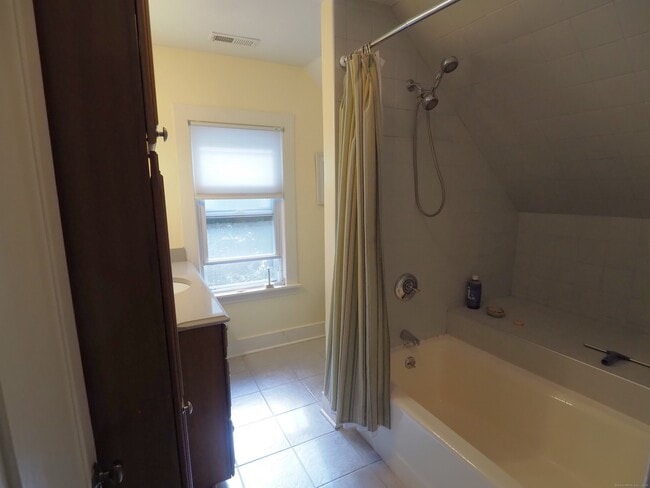 Building Photo - 87 Starkweather St