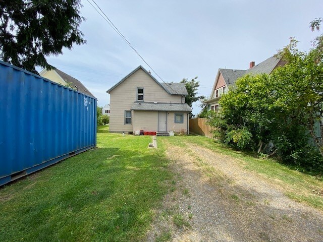 Building Photo - 1444 Humboldt St