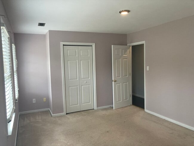 Building Photo - 5901 Tuskwillow Dr
