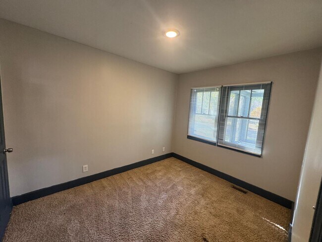 Building Photo - 19234-19235 Five Pts St