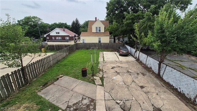 Building Photo - 3278 W 117th St
