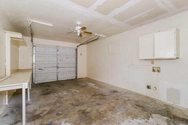 Building Photo - 323 W William Cannon Dr