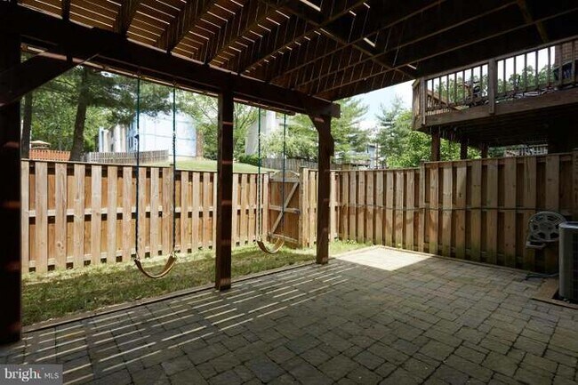 Building Photo - 6157 Green Hollow Ct
