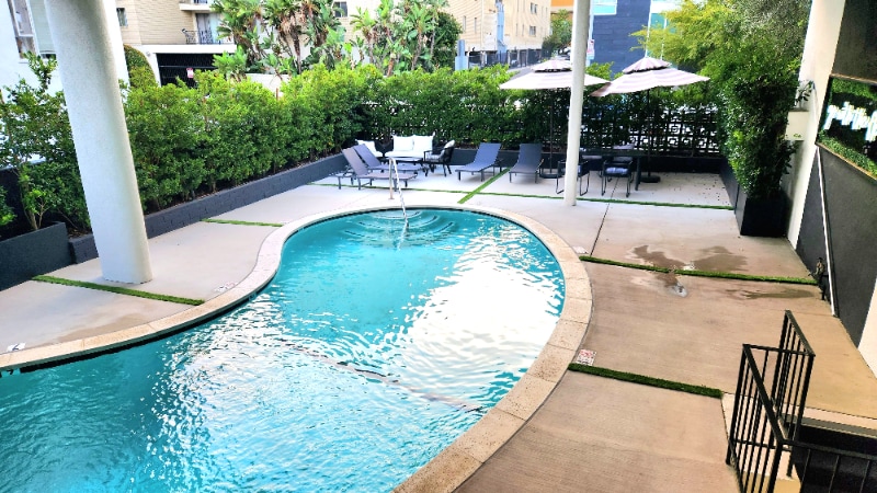 Building Photo - 310 S Almont Dr