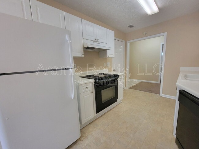 Building Photo - 735 Allen's Landing Dr SE