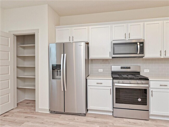 Building Photo - 7512 Daves Landing Dr