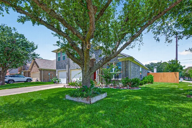 Building Photo - 12214 Doe Meadow Dr