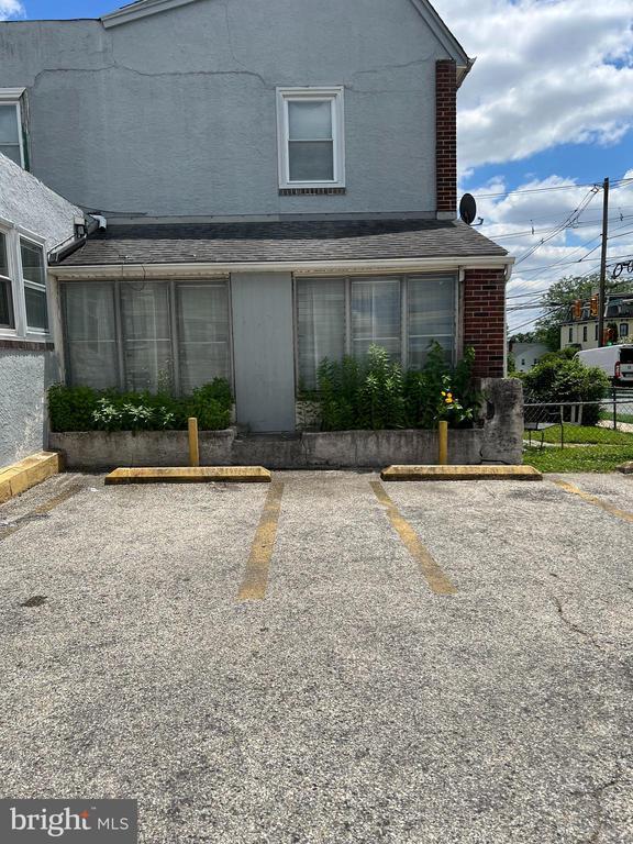 Building Photo - 1531 W Wynnewood Rd