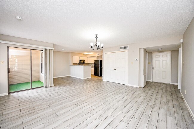 Building Photo - 2300 Old Spanish Trl