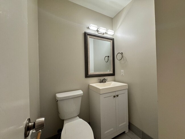 Building Photo - 3735 Erlewine Cir