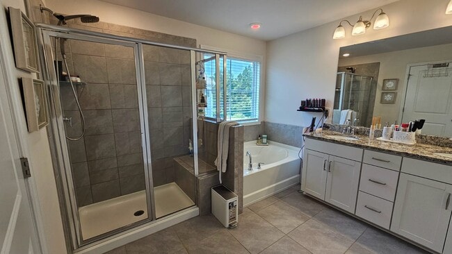 Building Photo - 1657 Pendula Ln