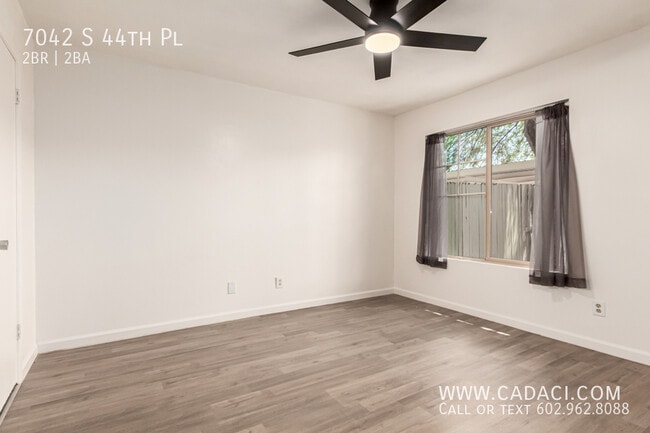 Building Photo - 7042 S 44th Pl