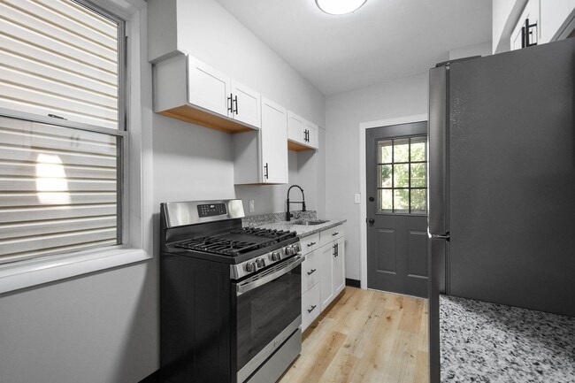 Building Photo - Stunning 3 bedroom home in Carrick availab...