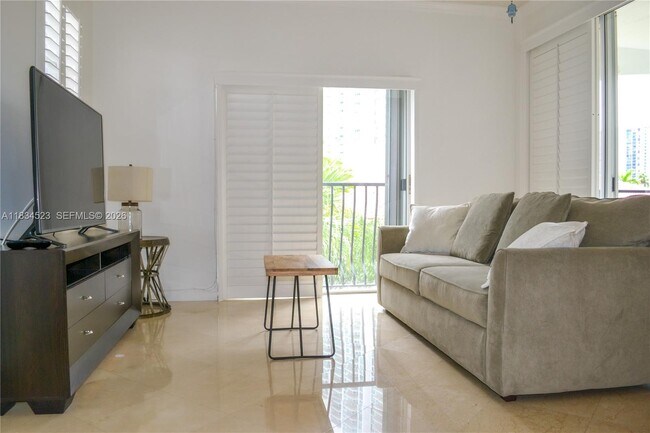 Building Photo - 3255 NE 184th St