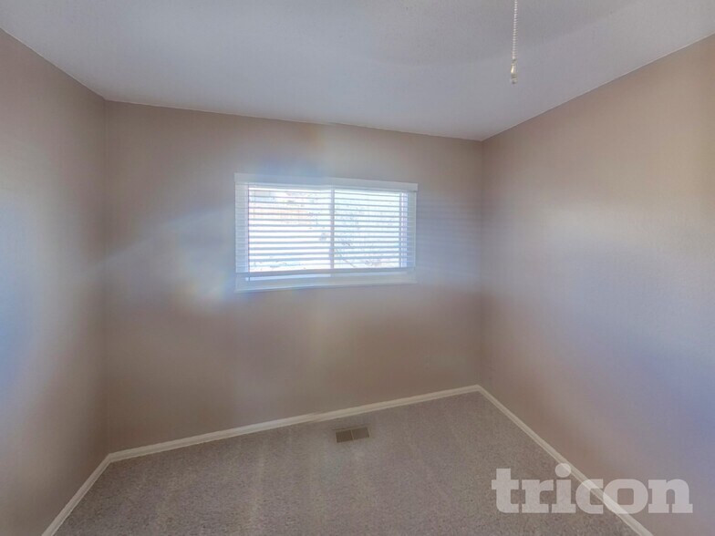 Building Photo - 5522 Buckskin Pass Dr N