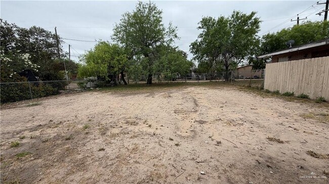 Building Photo - 12 E Schunior St