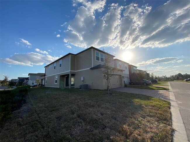 Building Photo - 17047 Wynford Ln
