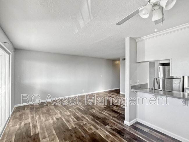Building Photo - Sea Cliff Villa