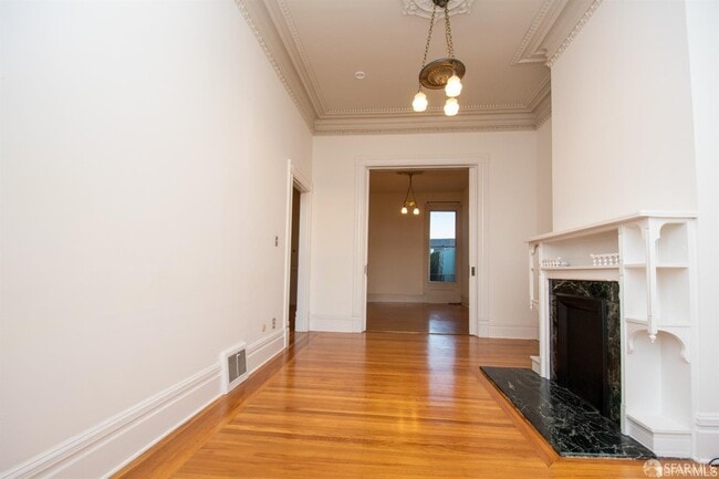 Building Photo - 923 Treat Ave