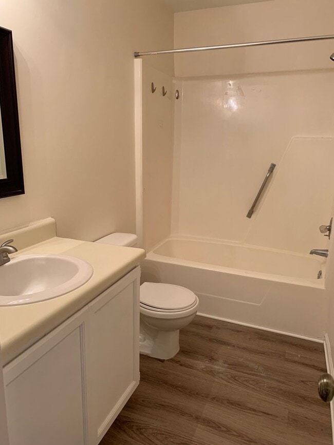 Building Photo - NORTHWEST RALEIGH TOWNHOME, AFFORDABLY PRICED FOR IMMEDIATE MOVE IN