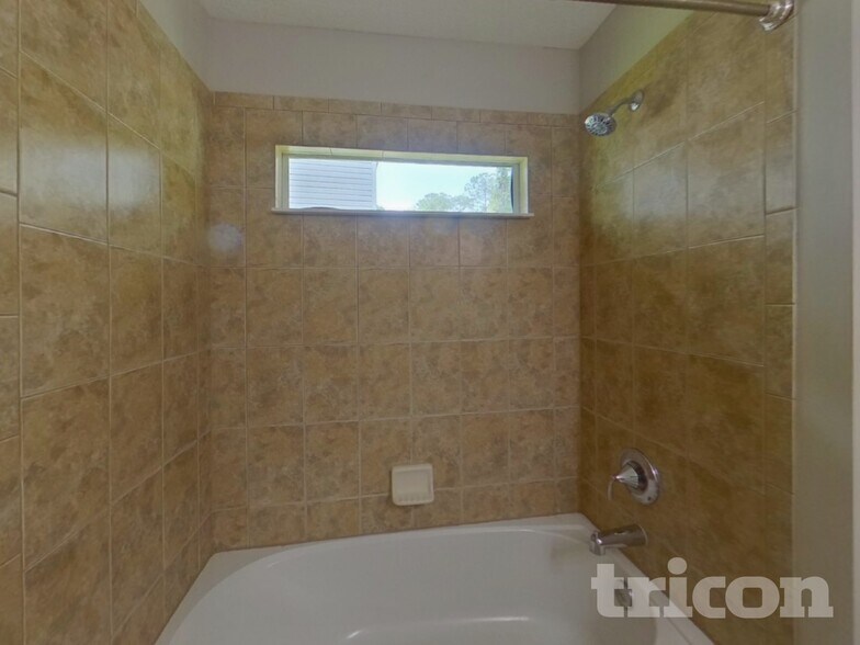 Building Photo - 86301 Fortune Dr