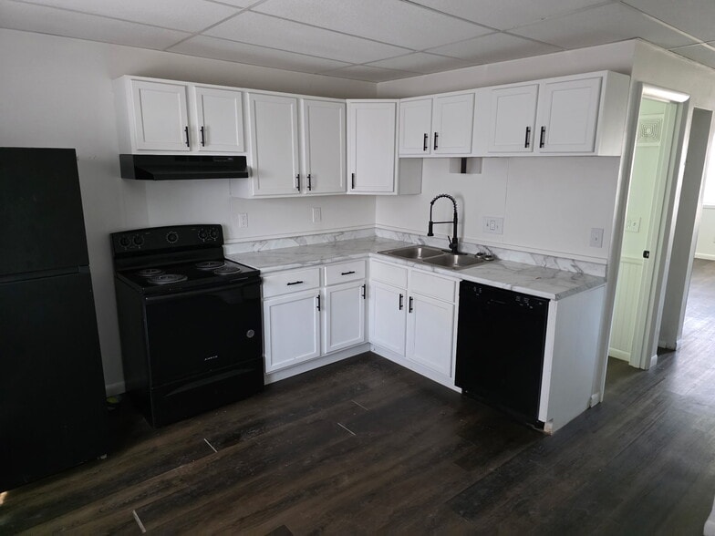 Building Photo - Hawthorne Townhomes