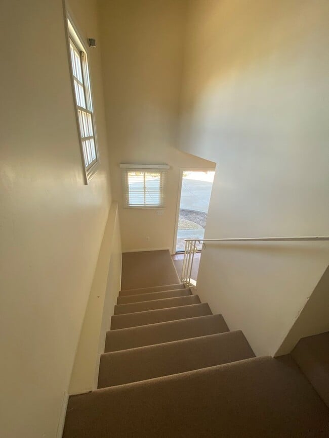 Building Photo - Santa Barbara - Cute two bedroom, one bath upstairs home near Cottage Hospital.