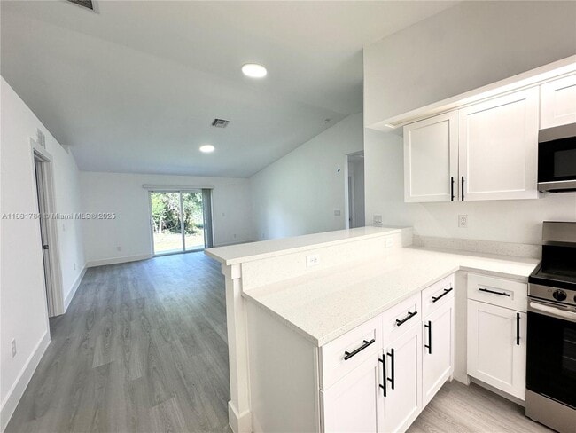 Building Photo - 6018 Lacota Ave
