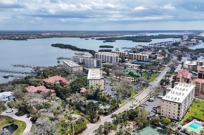 Building Photo - 8625 Midnight Pass Rd