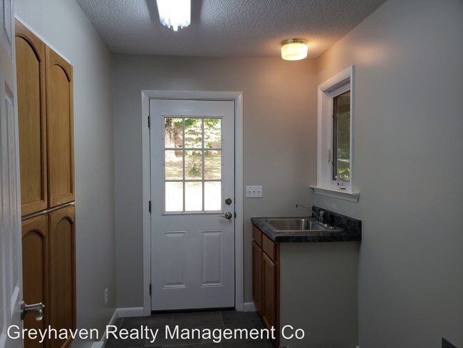 Building Photo - 3 br, 2.5 bath House - 4461 Suhrie Rd