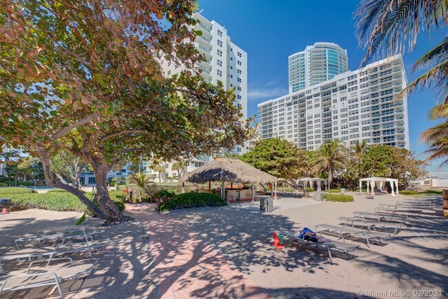 Building Photo - 3001 S Ocean Dr