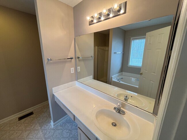 Building Photo - Terrific 3BD, 2BA Home in Prime Location Near Downtown Durham, Southpoint Mall, and RTP