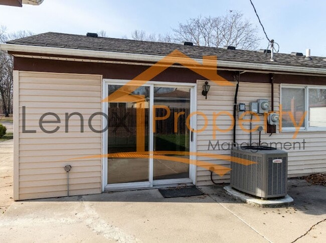 Building Photo - Beautiful 3 Bedroom Ranch In Westland