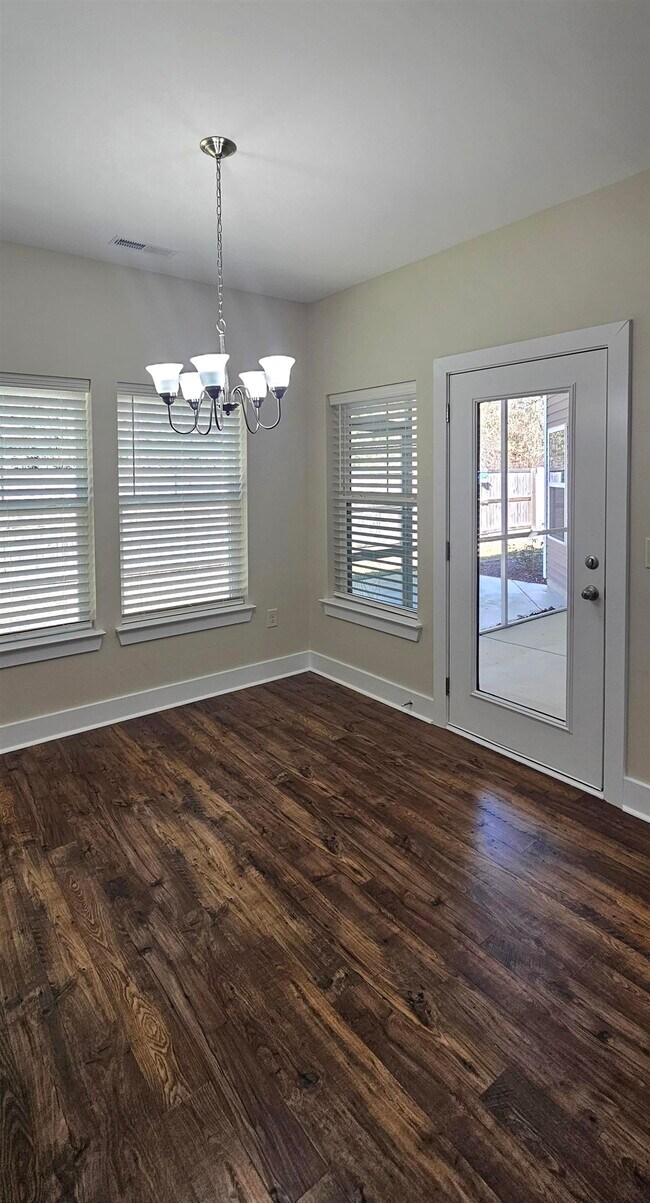 Building Photo - 440 Shaftesbury Ln