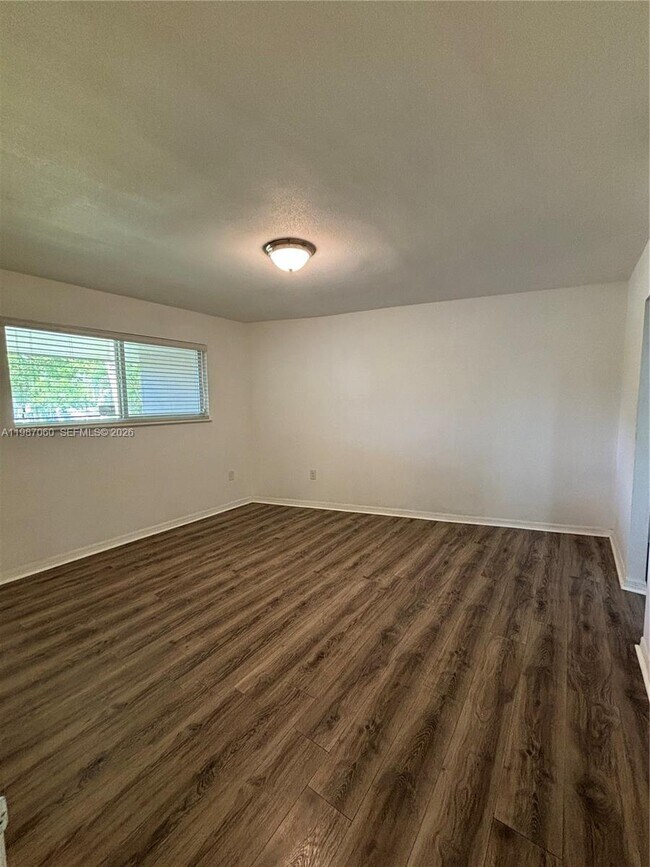 Building Photo - 7470 Miami Lakes Dr