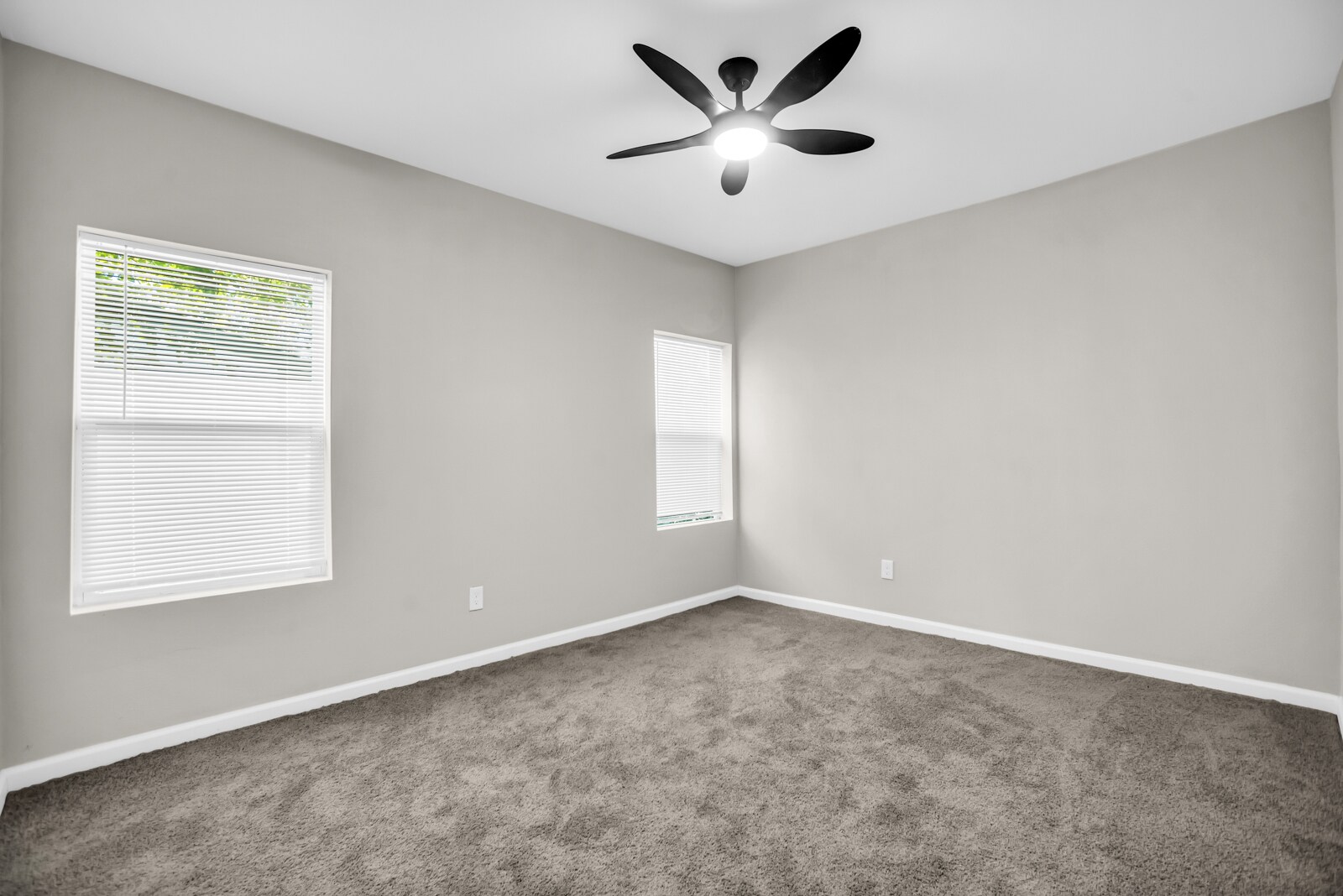 Building Photo - 125 Vandenburg Dr