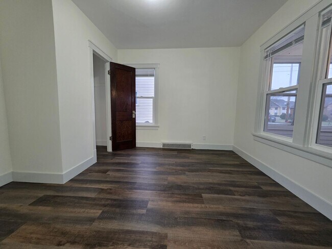 Building Photo - 1415 S 19th St