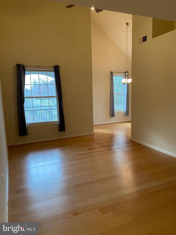 Building Photo - 20445 Chesapeake Square