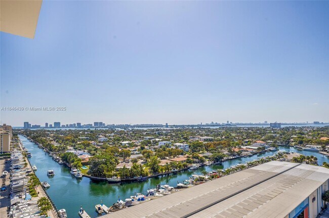 Building Photo - 13499 Biscayne Blvd