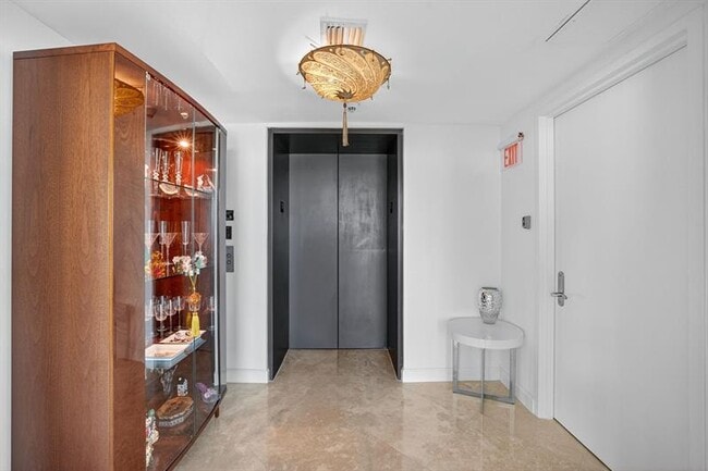 Building Photo - 101 S Fort Lauderdale Beach Blvd