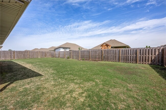Building Photo - 2402 Armstrong Ln