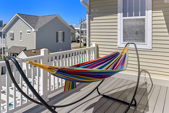 Building Photo - 4456 Luke Ave