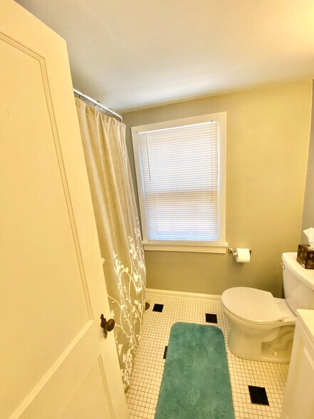 Building Photo - 3574 Lynnfield Rd