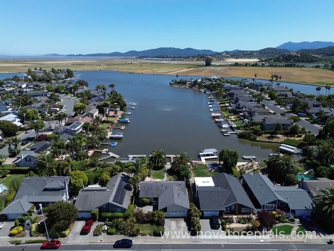 Building Photo - 986 Bel Marin Keys Blvd