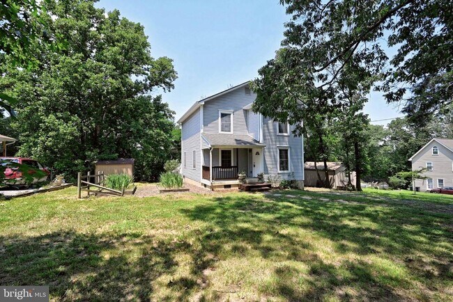 Building Photo - 271 Paw Paw Dr