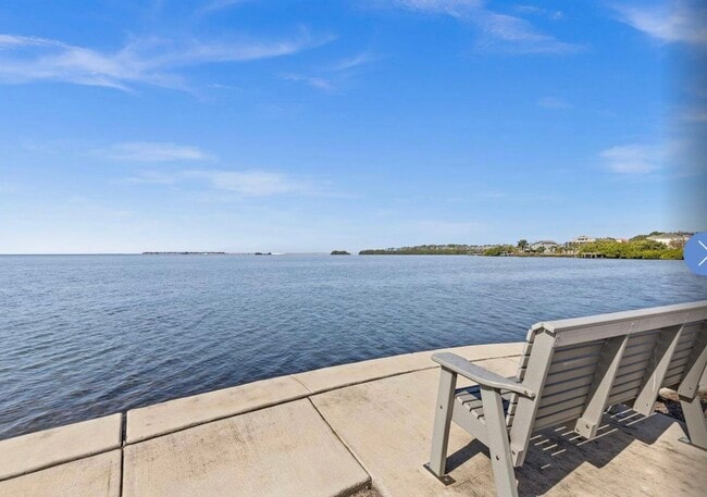 Building Photo - 610 Windrush Bay Dr