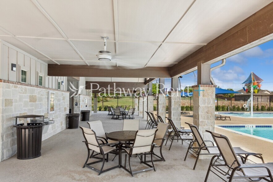 Building Photo - 9561 Mint Hill Dr